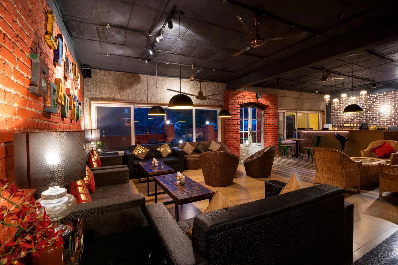 Nirvana Lodge And Lounge Mussoorie Εξωτερικό φωτογραφία